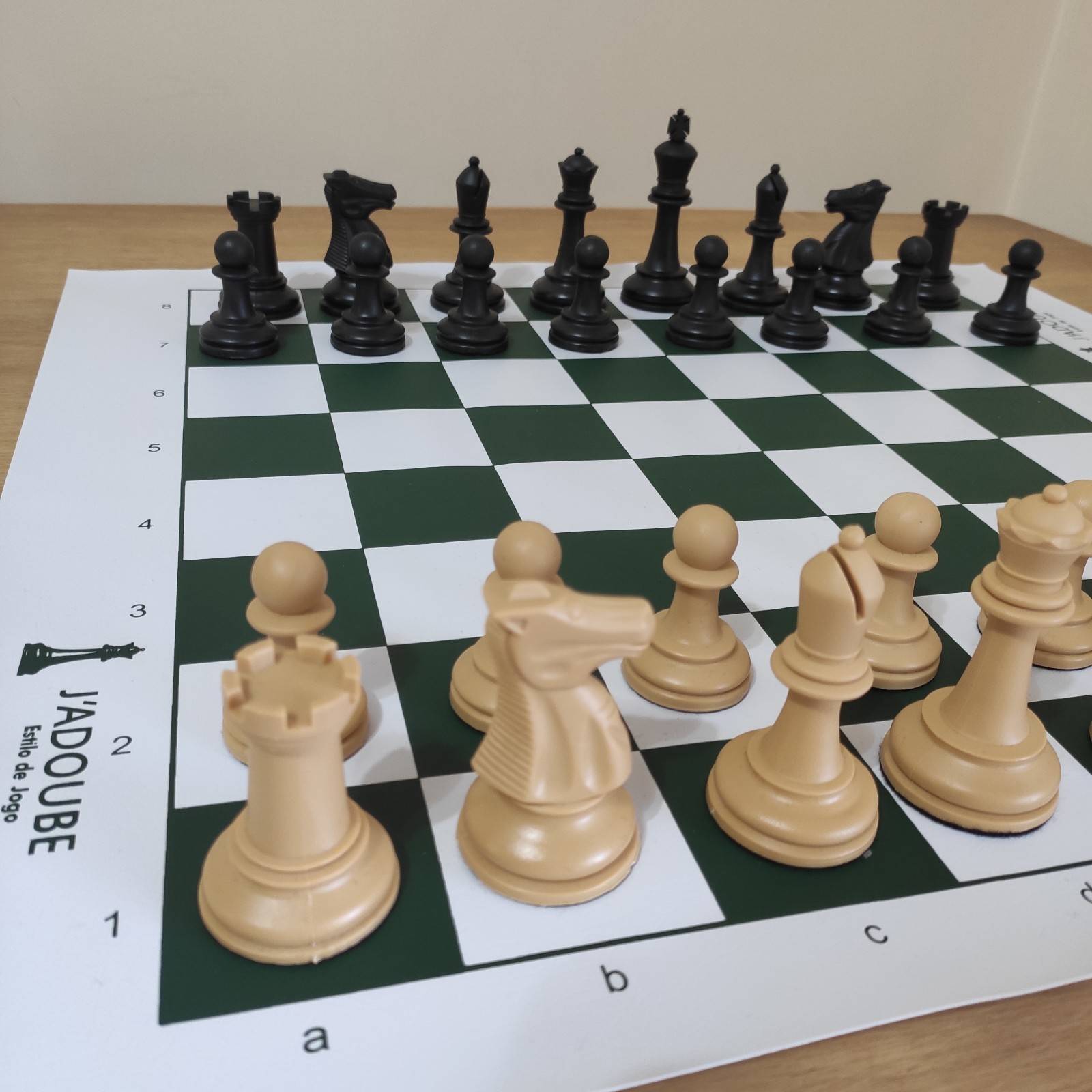 Jogo de peças de xadrez em madeira Rei 10 cm – Jadoube