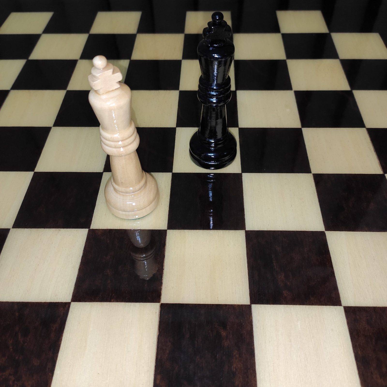 Tabuleiro de Xadrez em madeira 50×50 Ébano e Marfim – Jadoube