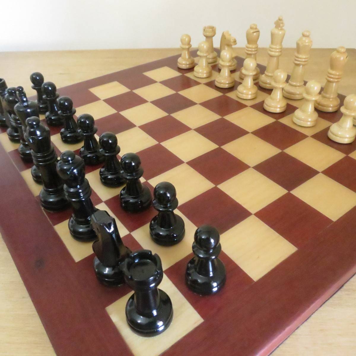 Jogo de xadrez profissional e tabuleiro – Jadoube