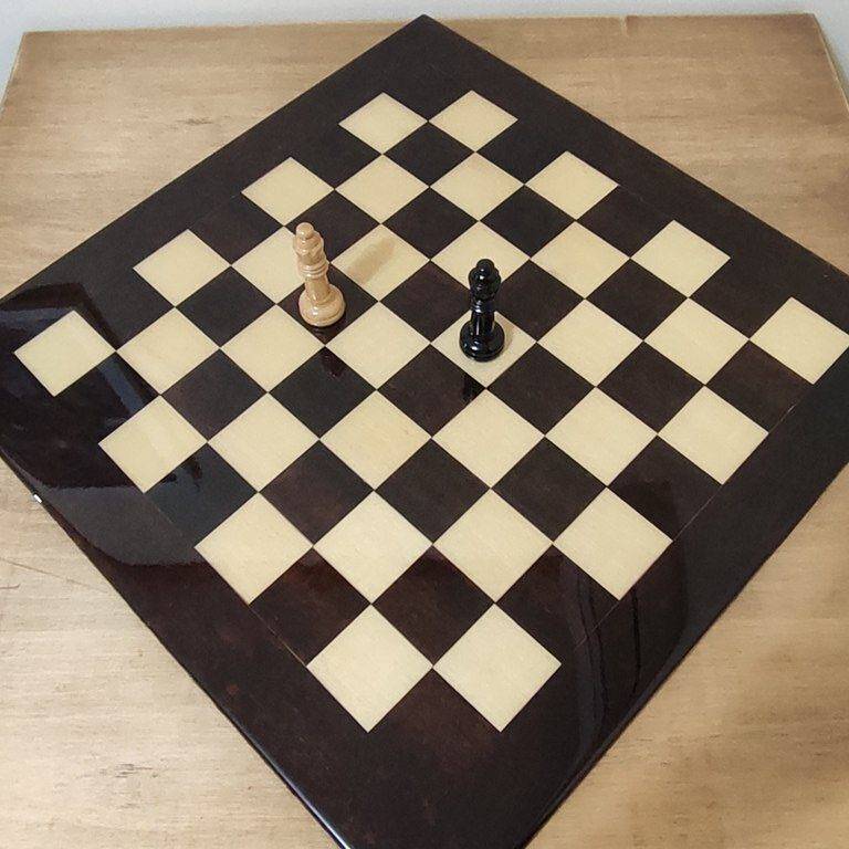 Tabuleiro xadrez peça aluminio 68*67*17cm - Arboretto - Loja de