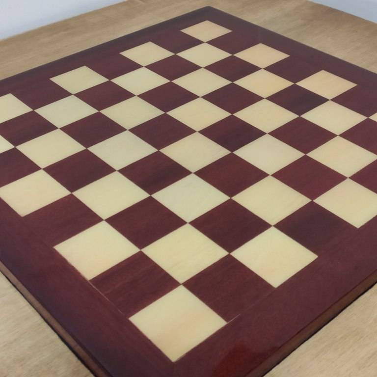 Jogo Xadrez em Madeira e Resina em 2023  Tabuleiro de xadrez, Jogo de  xadrez, Resina