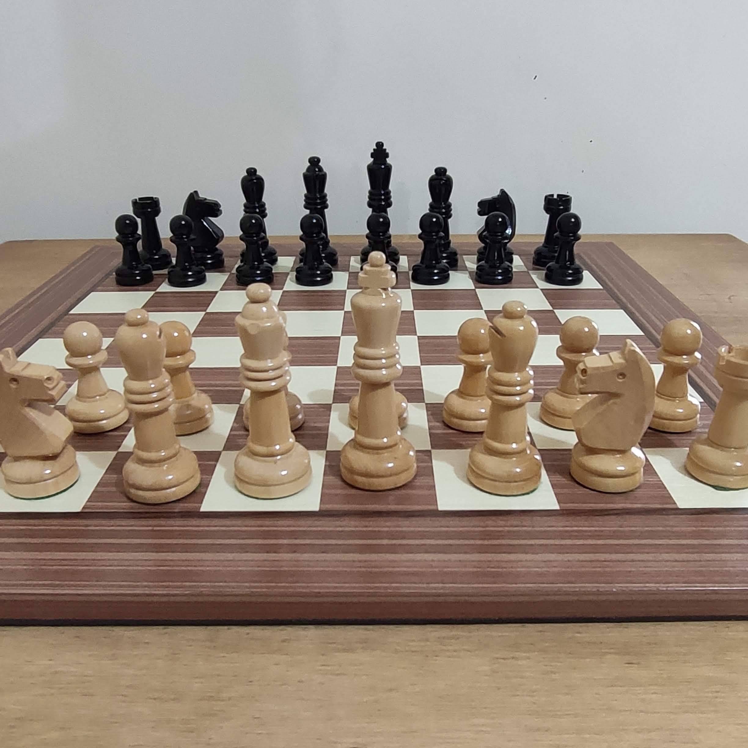 Tabuleiro de Xadrez em madeira 50×50 Ébano e Marfim – Jadoube