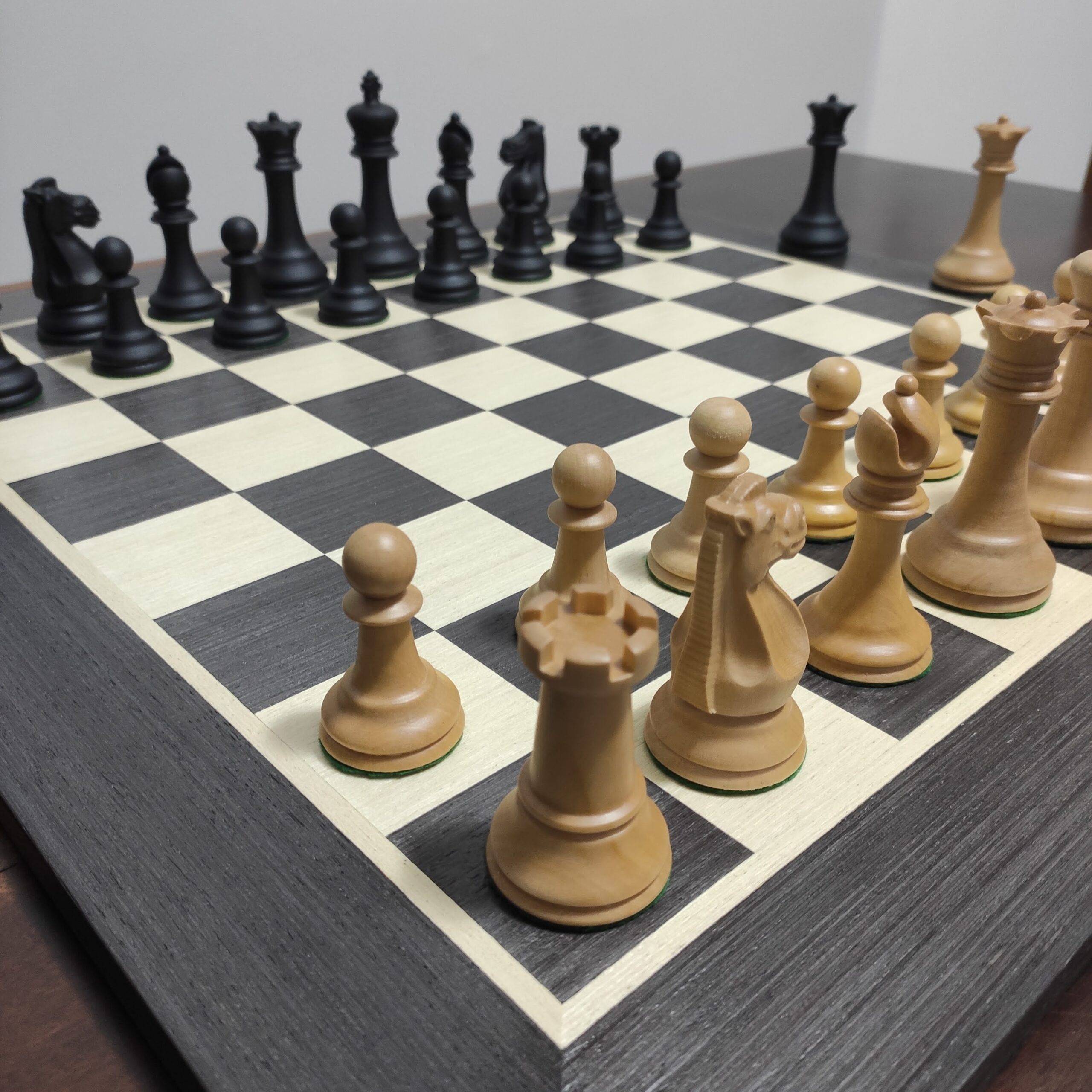 Jogo de xadrez Staunton Profissional - peças, tabuleiro e 2 damas