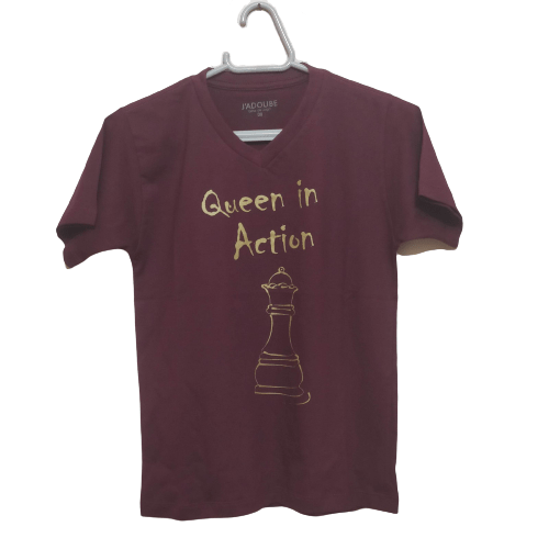 queen_in_action2-removebg